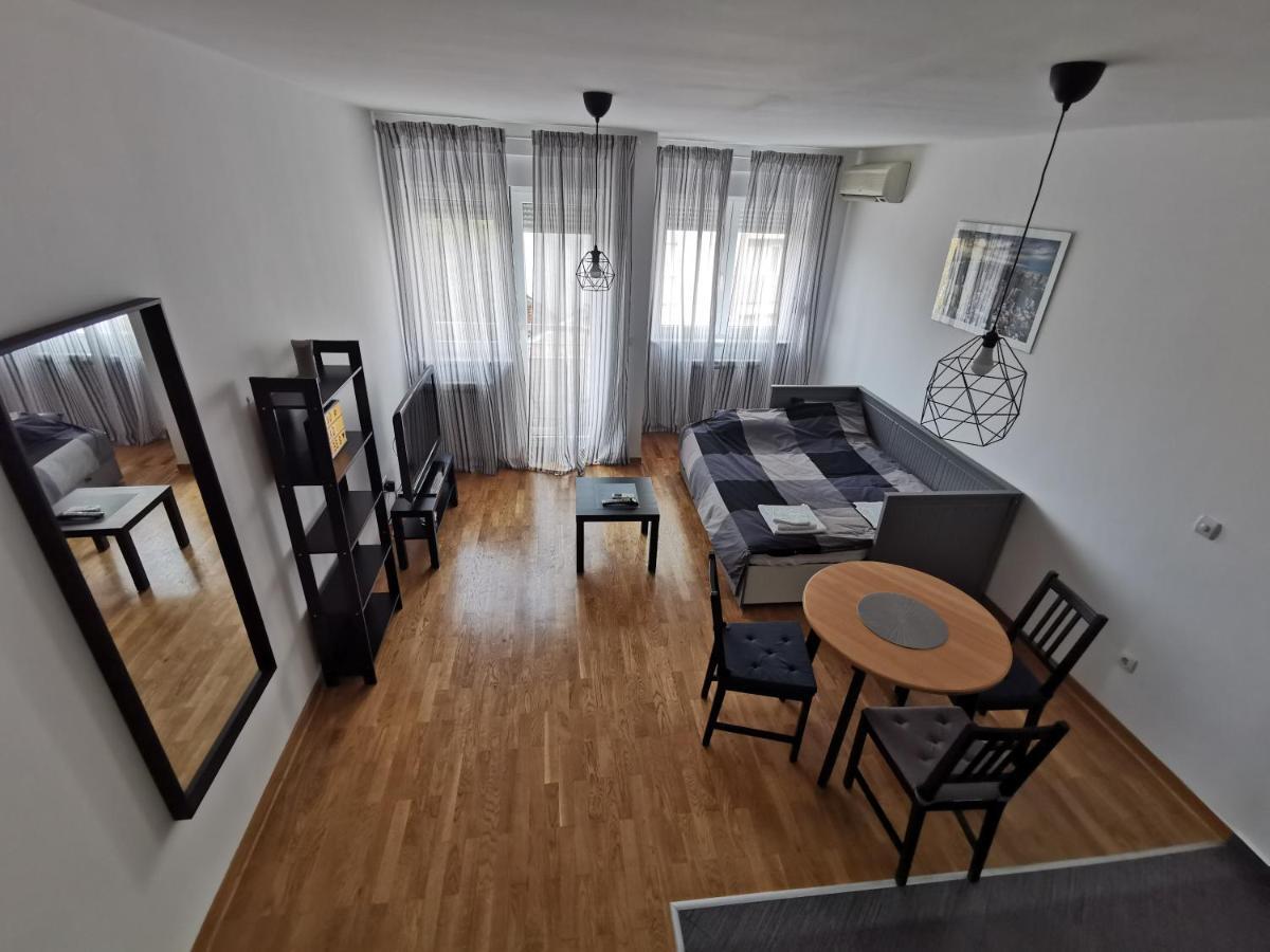 Charlie Aviv Park Apartment Belgrade Exterior photo