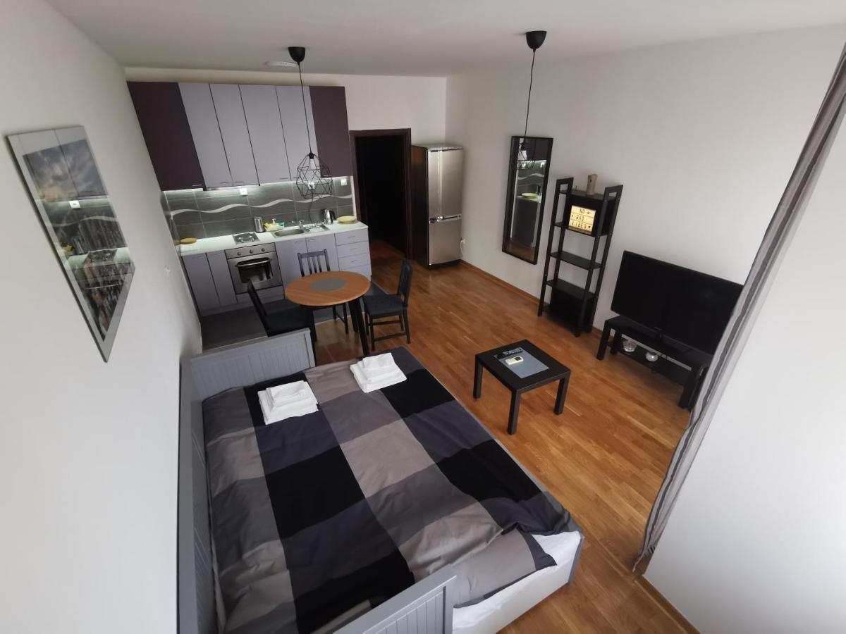 Charlie Aviv Park Apartment Belgrade Exterior photo