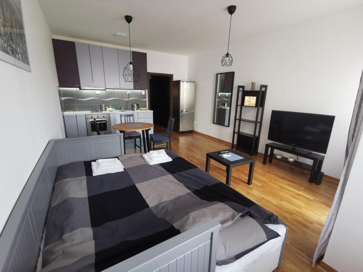 Charlie Aviv Park Apartment Belgrade Exterior photo